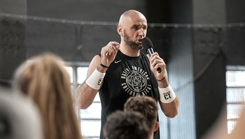 Koszykówka - Sport w INTERIA.PL - informacje i aktualności ze świata koszykówki m.in. wyniki na żywo, wywiady z zawodnikami, gal Marcin Gortat znów mówi o polityce, uderzył w rząd PiS. Kurs na Białoruś