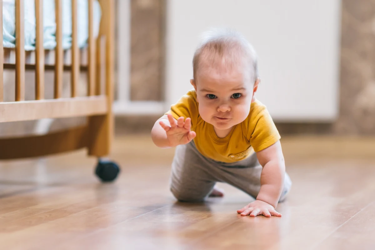 Trzy miesiące spędzi w areszcie ojciec pobitego 9-miesięcznego chłopczyka z Tomaszowa Mazowieckiego w Łódzkiem - zdecydował sąd. Mężczyzna odpowie za znęcanie się nad synem i nieudzielenie mu pomocy. Natomiast matka usłyszała zarzut, że naraziła dziecko na niebezpieczeństwo utraty życia, chociaż powinna opiekować się niemowlęciem.

