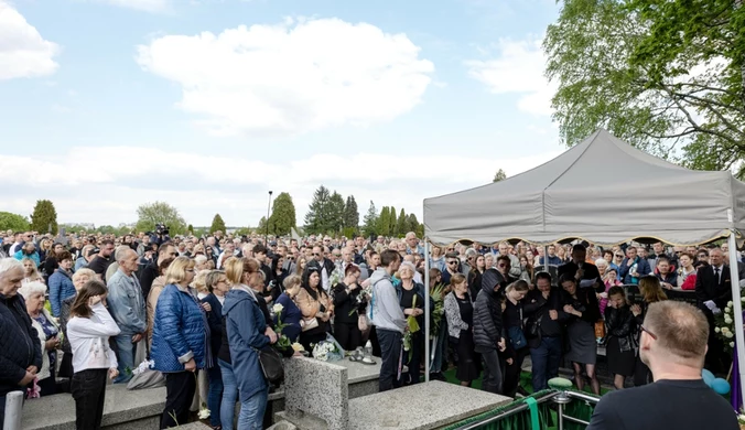 Awantura po pogrzebie Kamilka. Kuria się tłumaczy