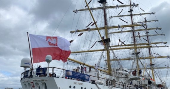 Do gdyńskiego Nabrzeża Pomorskiego wpłynął w środę "Dar Młodzieży" - szkolny statek Uniwersytetu Morskiego w Gdyni. Fregata wróciła z rejsu ze 118 praktykantami z polskich szkół morskich na pokładzie.