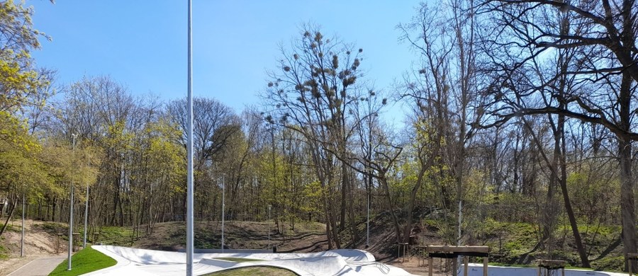 Skatepark Chełminek jest już gotowy. Powstał w ramach budżetu obywatelskiego dzięki głosom mieszkańców. ​Obiekt czeka jeszcze na pozwolenie na użytkowanie, ale już wkrótce będą mogli z niego korzystać amatorzy rolkowych i deskorolkowych akrobacji. 