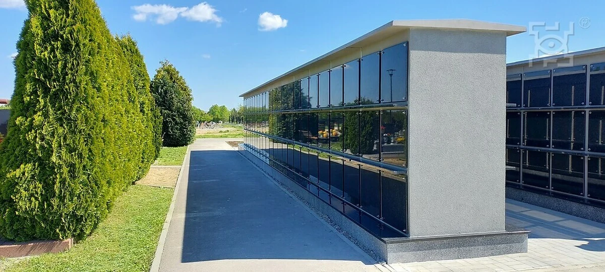 Na cmentarzu komunalnym przy ul. Droga Męczenników Majdanka zakończono budowę pierwszego segmentu kolumbarium. W sektorze S10 powstało 288 nisz urnowych. W planach jest kolejna rozbudowa tego obiektu a także nowych alejek.