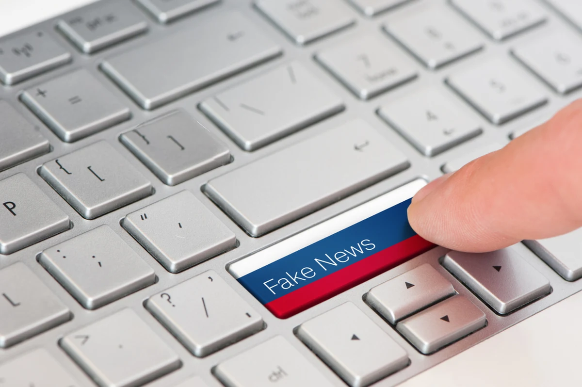 Uważajmy na nieprawdziwe informacje, ktore powtarzane i przekazywane w sieci mogą destabilizować realną sytuację. Dotyczą one nie tylko bezpośrednio dzialań na Ukrainie, mogą tyczyć się sytuacji w Polsce. Przykładem moze być rzekomy problem z dostępem do paliwa i jego brakami na polskim rynku. Ta informacja pojawiała sie w mediach społecznosciowych. O tym jak to działa Marlena Chudzio rozmawiała z Eweliną Kasprzyk - ekspertem Instytutu Kościuszki w Krakowie. Instytut opublikował komunikat dotyczący rosyjskich narracji w infosferze.