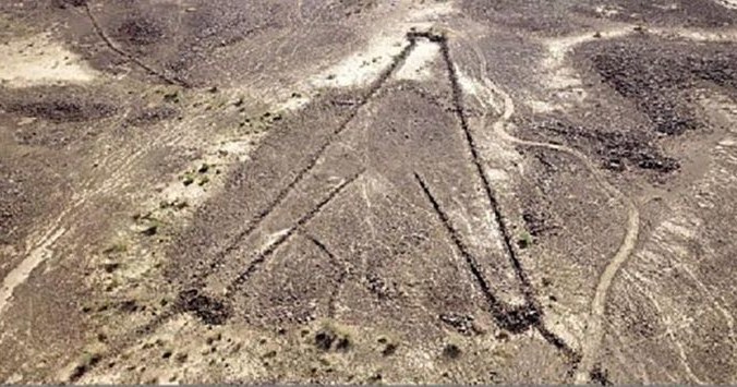 Nowe badanie opublikowane w magazynie naukowym PLOS ONE rzuca więcej światła na to, w jaki sposób powstawały słynne "pustynne latawce", czyli megakonstrukcje z Bliskiego Wschodu datowane na 7-8 tys. lat, które są znacznie starsze niż egipskie piramidy.
