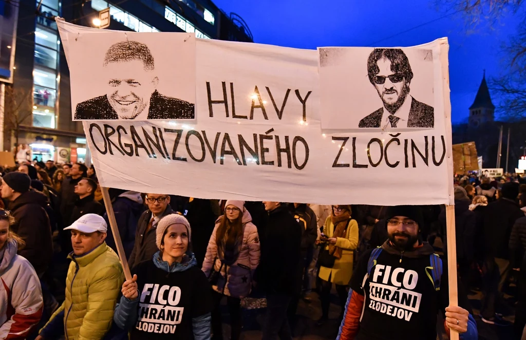 Protest przeciwko ówczesnemu premierowi Słowacji Robertowi Fico oraz szefowi MSW Robertowi Kaliniakowi, Bratysława marzec 2018 r.