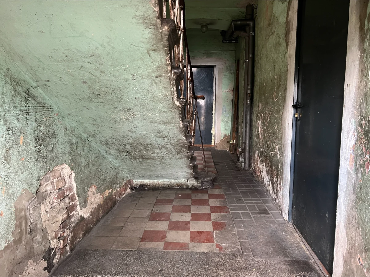 Prokuratura zmieniła zarzuty wobec ojczyma i matki nieżyjącego 8-letniego Kamila z Częstochowy. Zarzut zabójstwa ze szczególnym okrucieństwem w wyniku motywacji zasługującej na szczególne potępienie postawiono Dawidowi B., a zarzut pomocnictwa w zabójstwie ze szczególnym okrucieństwem w wyniku motywacji zasługującej na szczególne potępienie usłyszała matka Kamila - Magdalena B.