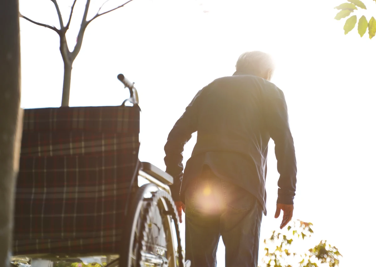 "Samotna śmierć" staje się bardzo poważnym problemem społecznym dla kraju, w którym jednoosobowe gospodarstwo domowe prowadzi 15 proc. mieszkańców. Władze Korei Południowej przewidują, że w samotności może umrzeć nawet 1,5 mln obywateli tego jednego z najbardziej rozwiniętych gospodarczo krajów Azji.