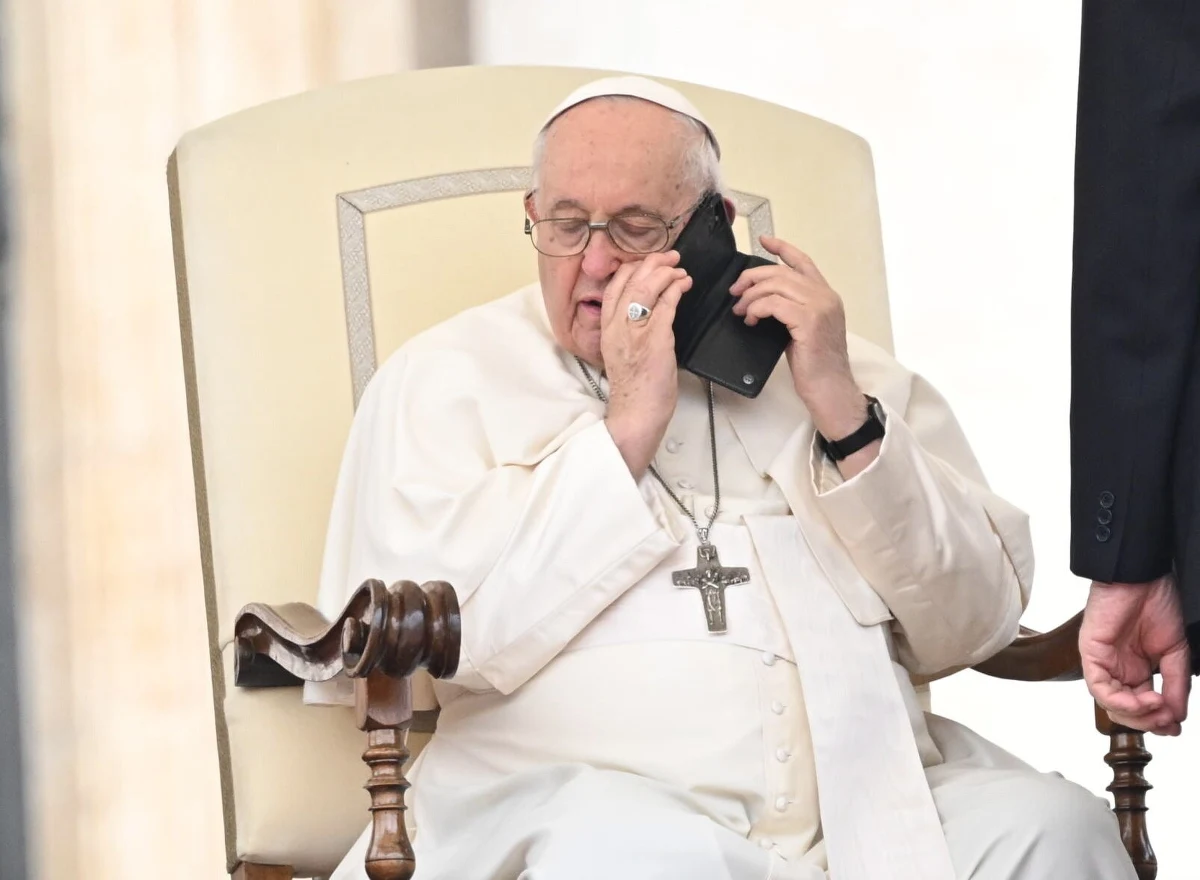 Watykańska misja w sprawie pokoju na Ukrainie jest możliwa - o takiej hipotezie informuje w czwartek portal Il Sismografo. Według tego źródła na taką misję wysłanników papieża Franciszka zgodzili się osobno zarówno prezydent Ukrainy Wołodymyr Zełenski, jak i Rosji - Władimir Putin.