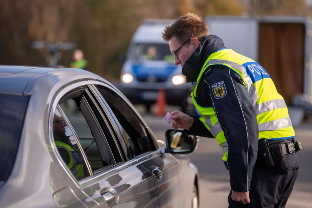 Na początku czerwca mogą powrócić kontrole na granicy polsko-niemieckiej – zapowiedział minister spraw wewnętrznych Brandenburgii. Ich wprowadzenia domagają się przygraniczne landy, a powodem jest rosnący napływ nielegalnych imigrantów. 