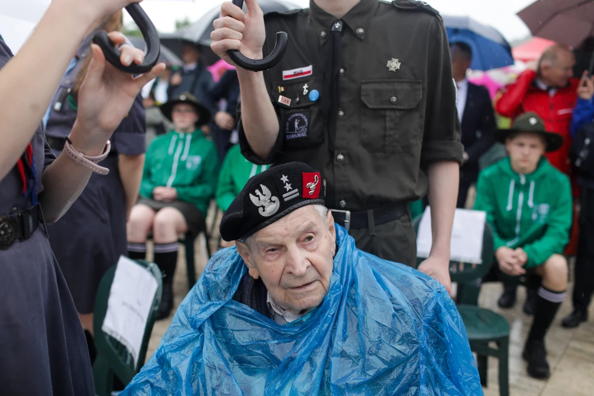 W ulewnym deszczu, weterani 2. Korpusu Polskiego, którzy 18 maja 1944 r. zdobyli Monte Cassino, wspólnie z delegacją państwową upamiętnili swojego dowódcę oraz poległych kolegów. "Oddajemy im dzisiaj hołd - tym, którzy 79 lat temu bili się o naszą wolność" - powiedział szef Urzędu do Spraw Kombatantów i Osób Represjonowanych Jan Józef Kasprzyk.