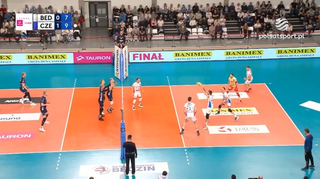 MKS Będzin – Exact Systems Norwid Częstochowa 1:3 (20:25, 26:24, 23:25, 12:25)

 

MKS: Łukasz Usowicz, Jarosław Macionczyk, Brandon Koppers, Łukasz Swodczyk, Renee Teppan, Bartosz Pietruczuk – Maciej Olenderek (libero) oraz Mateusz Frąc, Kajetan Marek (libero), Jakub Rohnka, Maciej Ptaszyński. Trener: Wojciech Serafin.


Norwid: Krzysztof Gibek, Beau Graham, Rafał Sobański, Damian Kogut, Daniel Popiela, Tomasz Kowalski – Sho Takahashi (libero) oraz Mateusz Borkowski, Artur Sługocki. Trener: Leszek Hudziak.
W tekście zawarto link serwisu partnerskiego