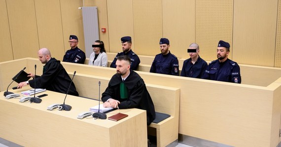 Sąd Okręgowy w Poznaniu zdecydował w piątek o utajnieniu procesu 40-letniej Pauliny K. i 18-letniego Alana O. ws. porwania i zgwałcenia 14-latki. Oskarżonym grozi od pięciu do 15 lat więzienia.

