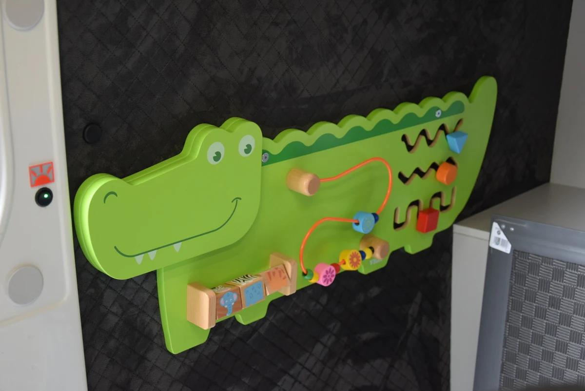 Policjanci z Wydziału Prewencji Komendy Wojewódzkiej Policji w Gdańsku odebrali specjalny pojazd będący Mobilnym Centrum Pomocy Ofiarom Przestępstw. Samochód ma ułatwić kontakt między policjantem a ofiarą przestępstwa.