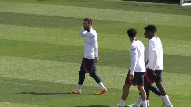 Trening piłkarzy PSG przed meczem z Auxerre. 