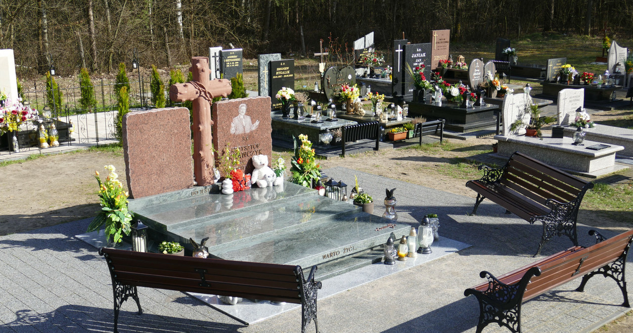 Marian Lichtman przyznał w rozmowie z Pudelkiem, że nie odwiedza grobu Krzysztofa Krawczyka. Członek Trubadurów przyznał, że nie jest przy nim mile widziany, a dodatkowo nie podoba mu się, co dzieje się wokół miejsca pochówku wokalisty. 