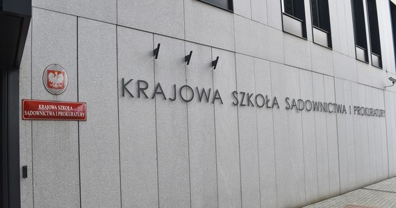 Prokuratura Regionalna w Lublinie skierowała do sądu akt oskarżenia przeciwko Krzysztofowi J., który odpowie za spowodowanie wycieku danych sędziów i prokuratorów z baz Krajowej Szkoły Sądownictwa i Prokuratury w lutym 2020 r.