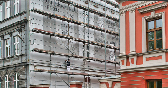 Ścianę budynku przy ul. Wodnej ozdobiło malowidło z portretami trzech przedstawicieli rodziny Bystrzyckich – zasłużonej i cenionej w Przemyślu. Oficjalne odsłonięcie muralu odbędzie się 23 maja.