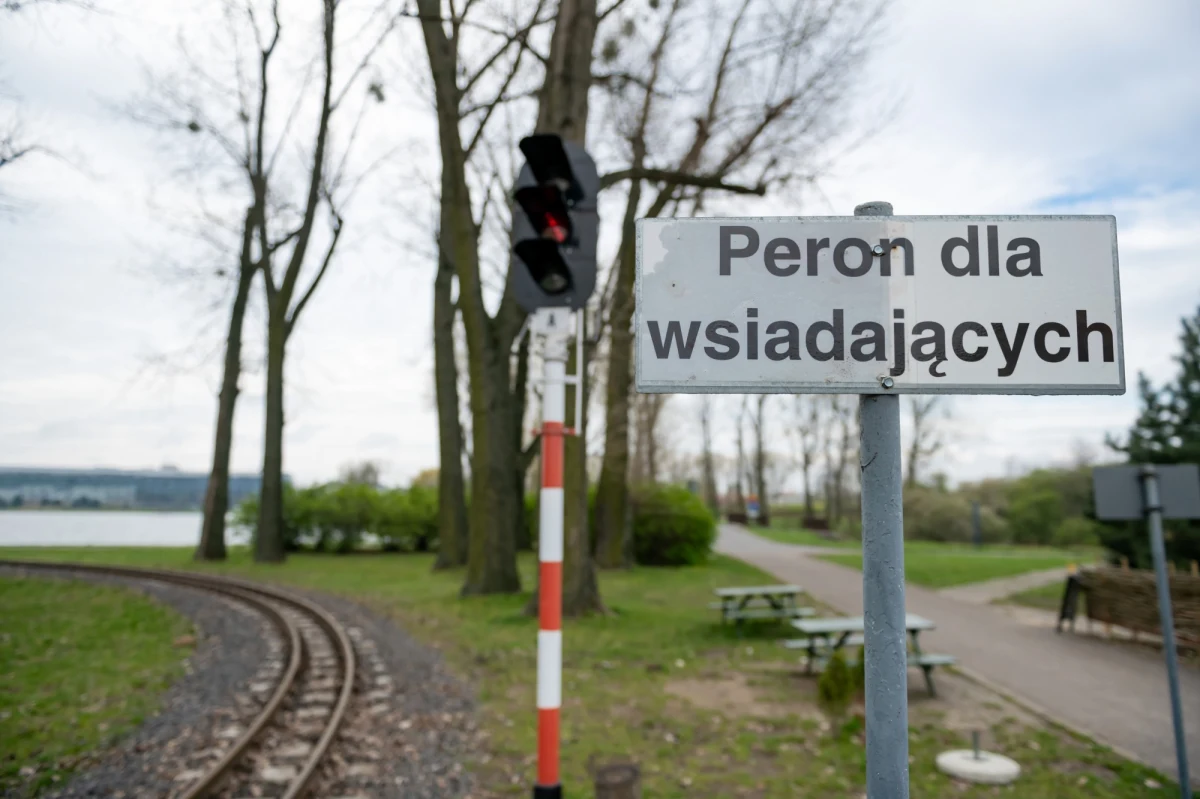 W Poznaniu nie jeździ w niedzielę Kolejka Parkowa Maltanka. Przy jednej ze stacji znaleziono niewybuch.