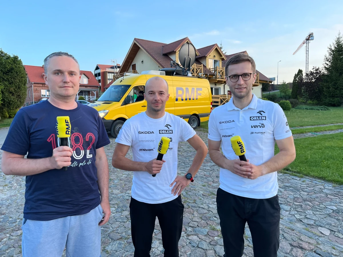 "Z dużym prawdopodobieństwem w czerwcu spełnimy swoje marzenie i wystartujemy po raz pierwszy wspólnie poza Europą. Wybierzemy się na Rajd Safari do Kenii, wystartujemy w Afryce. To dla nas duże wydarzenie" - zapowiada Mikołaj Marczyk. Wspólnie z pilotem Szymonem Gospodarczykiem zajęli trzecie miejsce w 79. Rajdzie Polski. Teraz skupiają się już na zbliżającym się występie w Rajdzie Sardynii, czyli rundzie mistrzostw świata.