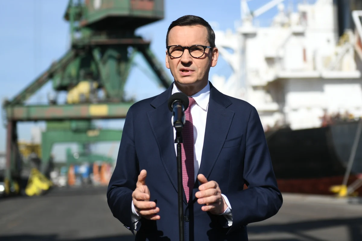 "To typowa rosyjska zagrywka propagandowa; Rosja odpowiada za ogromne zniszczenia substancji materialnej w Polsce" - powiedział premier Mateusz Morawiecki, pytany o debatę w rosyjskiej Dumie Państwowej i słowa jej przewodniczącego o sankcjach na Polskę oraz zapłacie za powojenne inwestycje ZSRR w naszym kraju. 