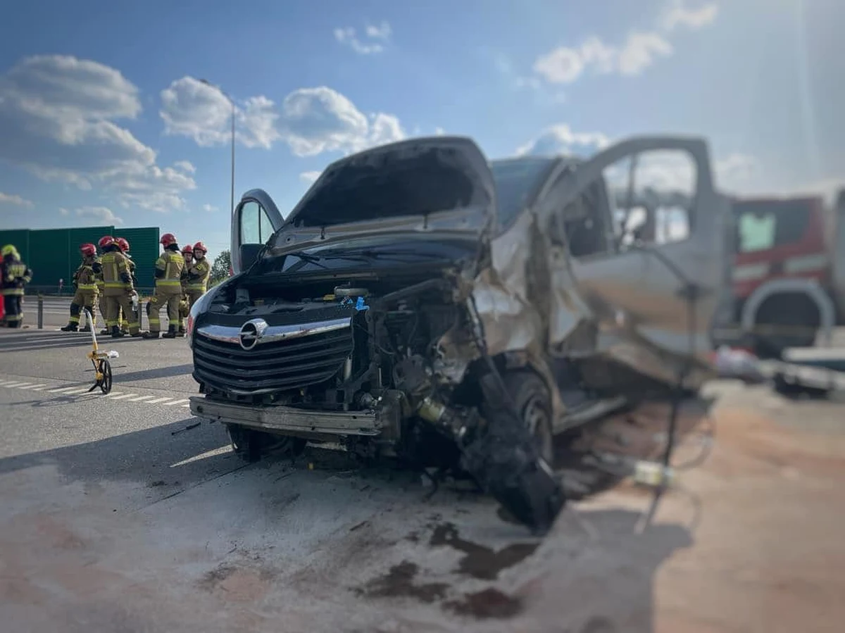 Prokuratura w Częstochowie rozpoczęła śledztwo w sprawie wczorajszego wypadku na autostradzie A1 pod Częstochową. Zginęły tam dwie osoby, a pięć kolejnych zostało rannych. Wypadek spowodował pijany kierowca busa.