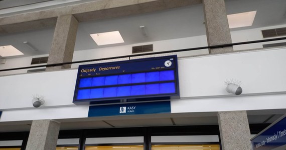 Służby techniczne PLK SA. pracują nad usunięciem usterki systemu informacji pasażerskiej. Na stacji Warszawa Wschodnia i przystanku Warszawa Stadion nie działają wyświetlacze.