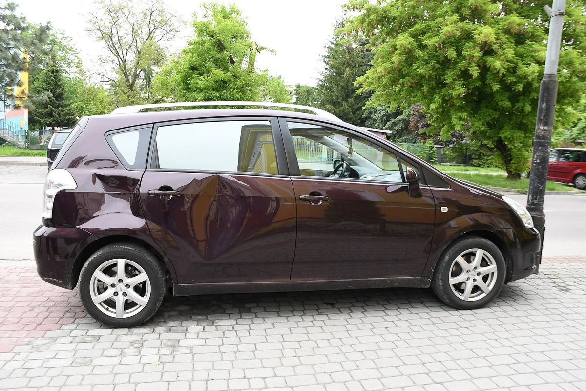 Do pięciu lat więzienia grozi 36-latkowi, który w Tarnobrzegu kopał w samochody. Mężczyzna twierdził, że były źle zaparkowane. Miał w organizmie 1,24 promila alkoholu.       

