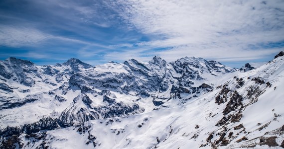 ​Troje doświadczonych alpinistów z Niderlandów zginęło w Alpach Szwajcarskich - poinformowała szwajcarska policja. Najprawdopodobniej Holendrzy zginęli w wyniku zejścia lawiny.