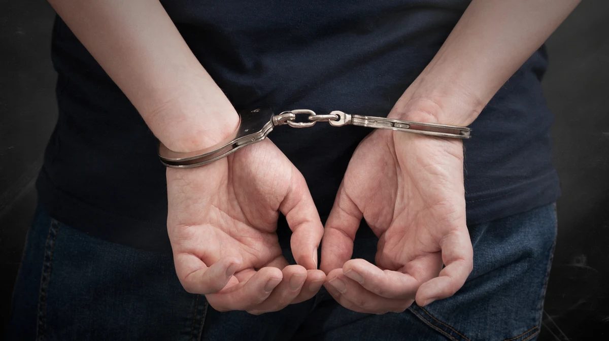 W łódzkiej Prokuraturze Okręgowej trwają przesłuchania pięciu zatrzymanych w sprawie strzelaniny na terenie myjni samochodowej przy ul. Rokicińskiej w Łodzi. Ciężko ranny mężczyzna walczy o życie w szpitalu.