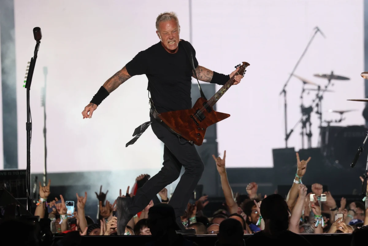 Lider grupy Metallica James Hetfield odwiedził ukraińskich żołnierzy leczonych w jednym ze szpitali w amerykańskim stanie Kolorado. "Nie mogłem uwierzyć, że to on. To było niespodziewane spotkanie" - powiedział jeden z wojskowych. 