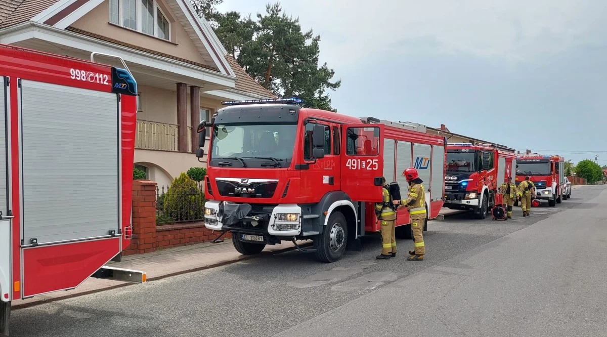 12 osób zostało ewakuowanych, 3 trafiły do szpitala - to skutek zatrucia tlenkiem węgla w Zakładzie Przetwórstwa Rolnego w Zalesiakach w powiecie pajęczańskim w Łódzkiem. 