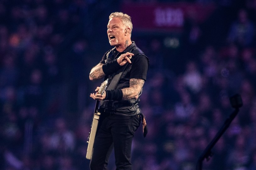 Lider amerykańskiego zespołu Metallica James Hetfield odwiedził ukraińskich żołnierzy leczonych w jednym z szpitali w amerykańskim stanie Kolorado. "Nie mogłem uwierzyć, że to on, to było niespodziewane spotkanie" - powiedział jeden z rannych żołnierzy.