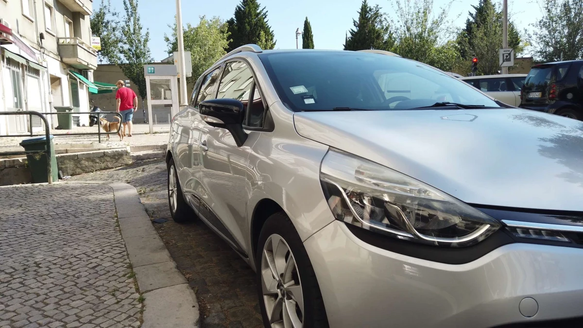 Ceny aut osobowych wzrosną w Polsce o co najmniej 9 tys. zł, a ciężarowych o przynajmniej 54 tys. zł przez nowe przepisy związane z ochroną środowiska, które szykuje Komisja Europejska - alarmuje "Rzeczpospolita".