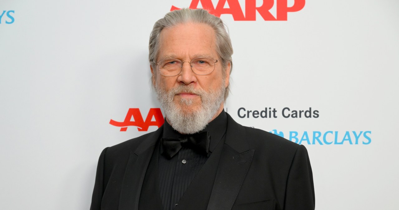 Jeff Bridges podzielił się nowymi informacjami na temat swojego stanu zdrowia. 73-letni aktor, u którego trzy lata temu zdiagnozowano chłoniaka nieziarniczego, w ostatnim czasie był poddawany intensywnej chemioterapii. Leczenie przyniosło doskonałe rezultaty. "Guz skurczył się do rozmiarów małej kulki" - ogłosił gwiazdor.