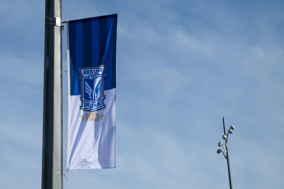 Filip Szymczak, Barry Douglas i Filip Dagerstal zostają w Lechu Poznań. Młody polski napastnik i szkocki obrońca przedłużyli obowiązujące kontrakty. Szwed dotychczas był do „Kolejorza” jedynie wypożyczony. Teraz został już pełnoprawnym zawodnikiem klubu z Poznania. 