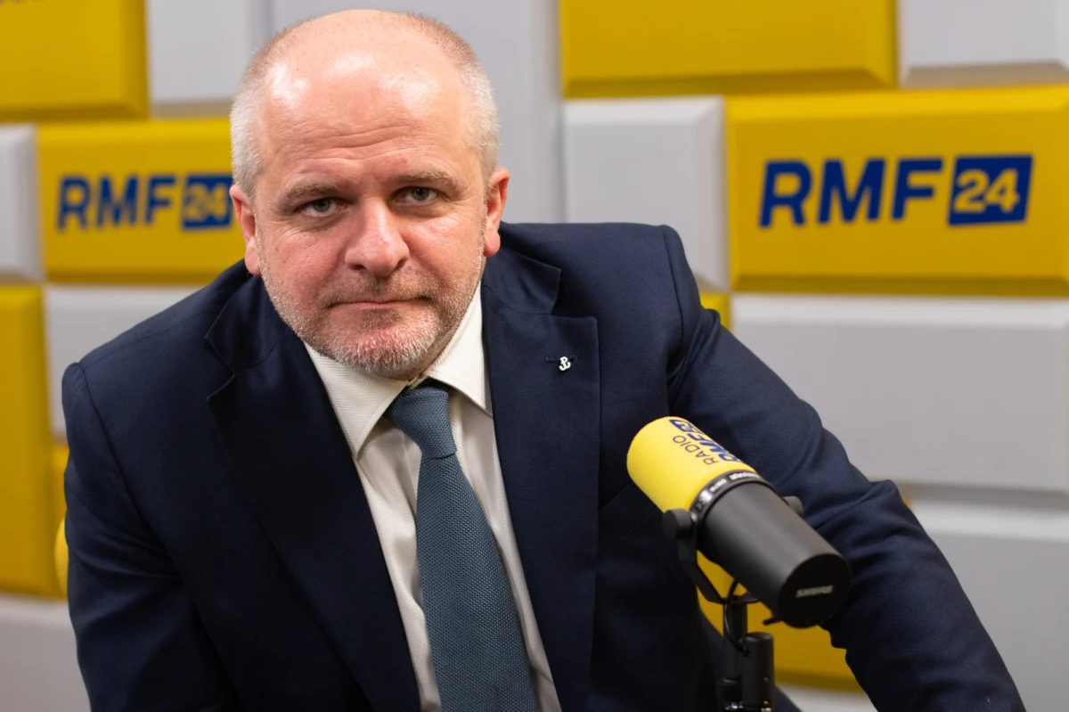 "Liczę na to, że prezydent powie swoim koleżankom z klubu parlamentarnego PiS, że pomysł na taką komisję (do spraw badania wpływów rosyjskich - red.) to jest kolejny etap budowania w Polsce systemu autokratycznego" - powiedział poseł Koalicji Obywatelskiej Paweł Kowal w Popołudniowej rozmowie w RMF FM. Gość Tomasza Terlikowskiego mówił również m.in. o potrzebie podpisania traktatu pomiędzy Polską a Ukrainą. Podkreślił, że musimy "wyjść z emocji w relacjach międzynarodowych".