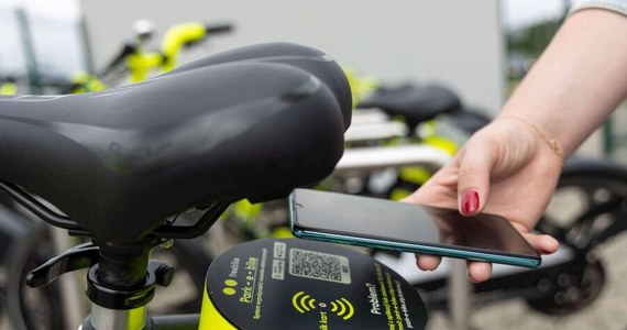 Od czwartku przywrócona zostanie bezpłatna miejska wypożyczalnia rowerów elektrycznych Park-e-Bike w Krakowie. System został zawieszony pod koniec kwietnia z powodu aktów wandalizmu. Aby skorzystać z wypożyczalni będzie trzeba ponownie zweryfikować tożsamość.