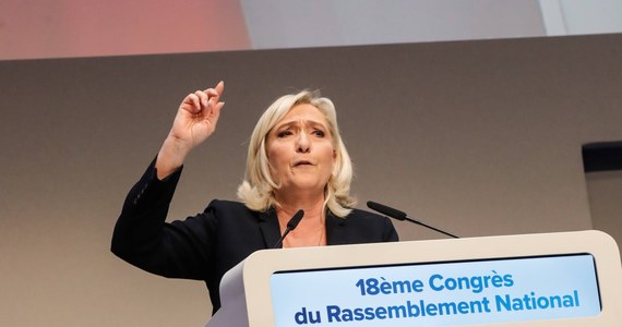 Gdyby ta umowa mnie do czegoś zobowiązywała, nie podpisałabym jej - powiedziała szefowa Zjednoczenia Narodowego we Francji Marine Le Pen zeznając parlamentarną komisją śledczą ds. zagranicznych wpływów. 
