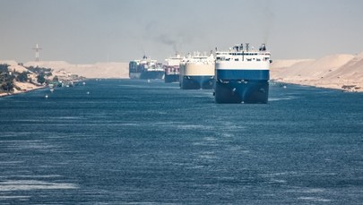 190-metrowy statek na kilka godzin zablokował Kanał Sueski