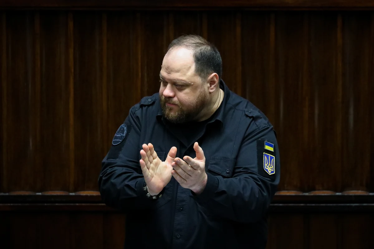 „Potomkom ofiar straszliwych wydarzeń na Wołyniu składam wyrazy współczucia i wdzięczności za pamięć, która nie wzywa do nienawiści ani do zemsty, ale służy jako ostrzeżenie, że nigdy nic takiego nie powtórzy się między naszymi narodami” - mówił w Sejmie szef Rady Najwyższej Ukrainy Rusłan Stefanczuk. Podczas wystąpienia w polskim parlamencie przypomniał, że "zbliża się 80. rocznica straszliwych wydarzeń na Wołyniu".