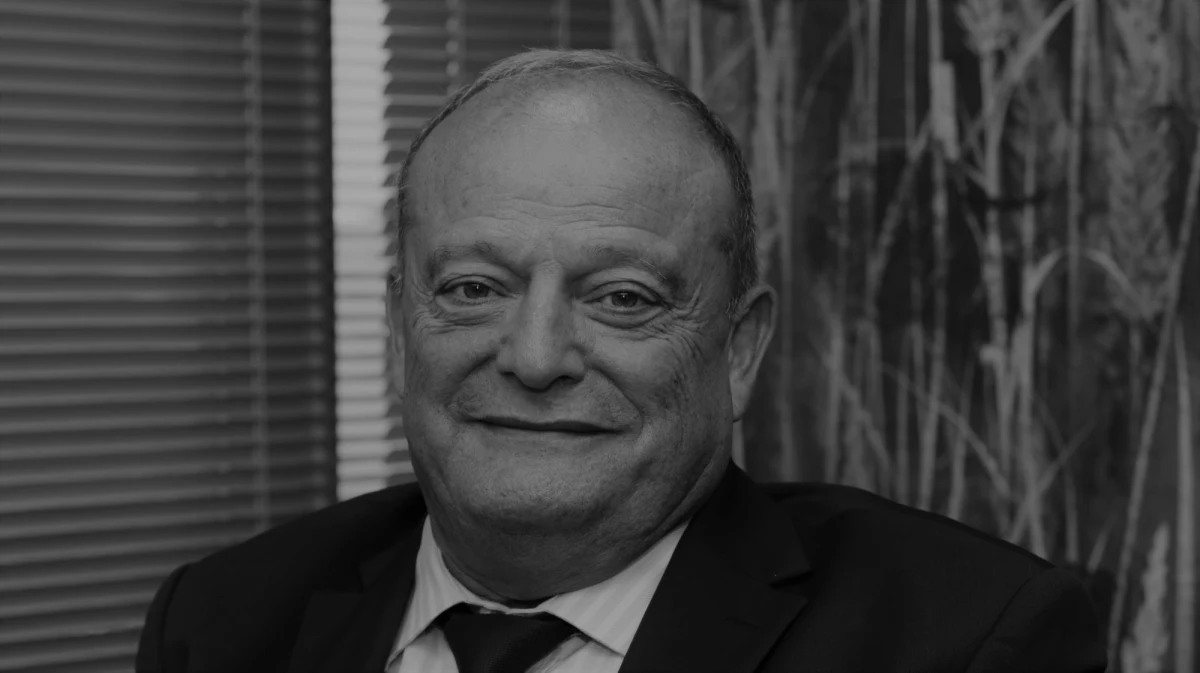 Nie żyje Riad Haidar, poseł i pediatra. „Z wielką przykrością i żalem informujemy, że dziś rano po długiej walce z chorobą odszedł Doktor Riad Haidar, Poseł na Sejm RP” – czytamy na jego profilu na Facebooku.