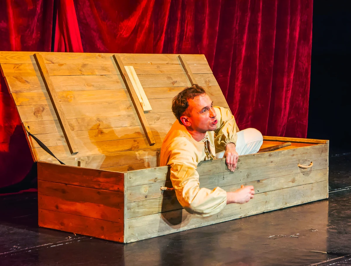 6. edycja Festiwalu Teatralnego "Buda Jarmarczna",  inspirowanego twórczością Tadeusza Kantora, rozpocznie się w piątek wieczorem w Teatrze Przedmieście w Rzeszowie. Wydarzenie potrwa do niedzieli. Wstęp wolny.