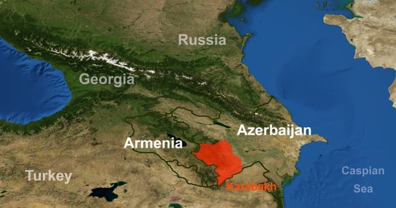 Armenia uznała Górski Karabach za terytorium Azerbejdżanu. Premier Armenii Nikol Paszynian i prezydent Azerbejdżanu Ilham Alijew ogłosili to na posiedzeniu Najwyższej Eurazjatyckiej Rady Gospodarczej w Moskwie - poinformowały w czwartek rosyjskie niezależne media.