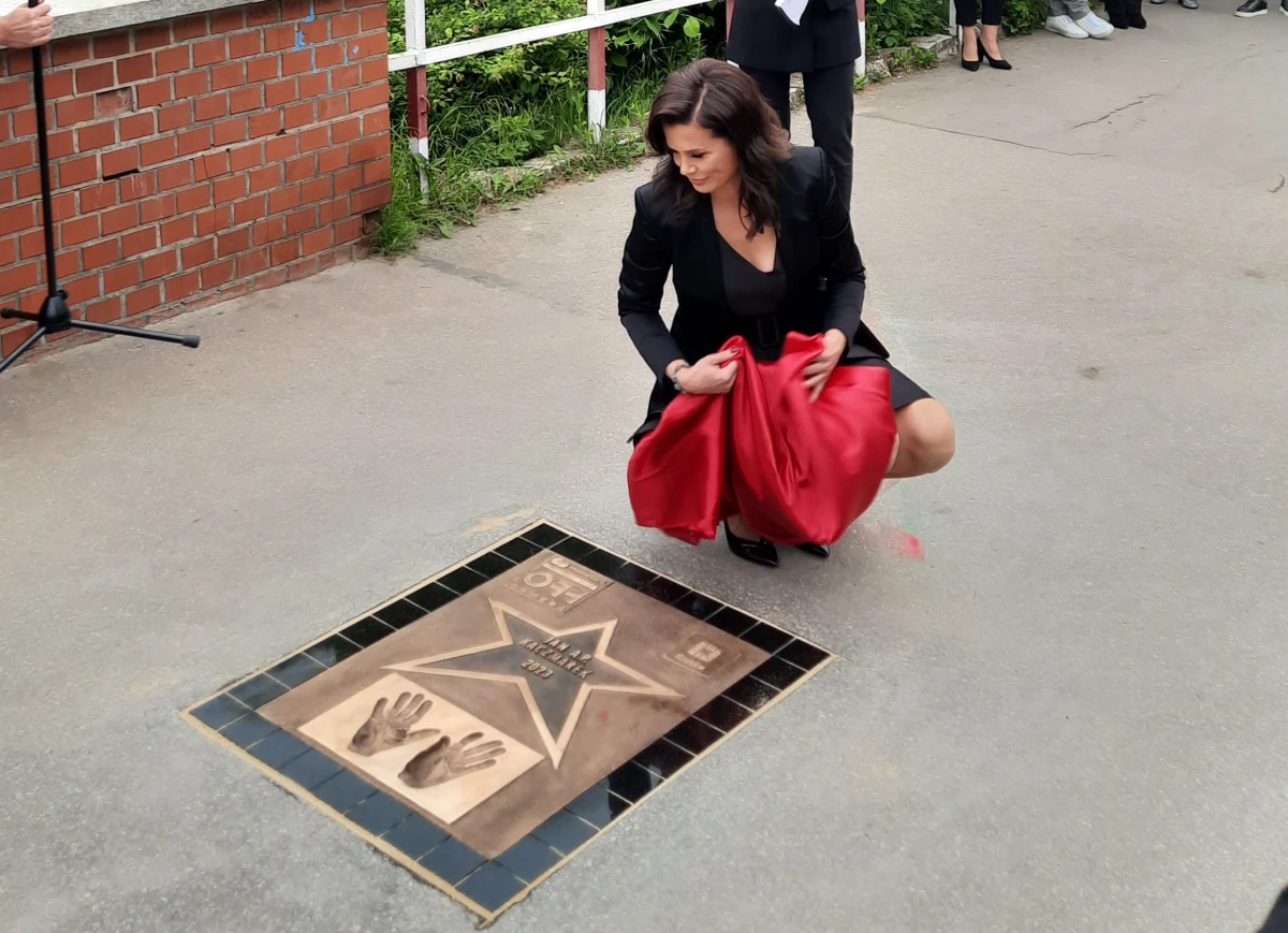 Na bulwarze Czerwieńskim u stóp Wzgórza Wawelskiego odsłonięto gwiazdę i odcisk dłoni wybitnego kompozytora, laureata Oscara - Jana A.P. Kaczmarka. Kraków poprzez cykl wydarzeń na przestrzeni kilku miesięcy świętuje 70. urodziny mistrza.