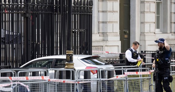 Londyńska policja zatrzymała mężczyznę, który uderzył samochodem w bramę rezydencji brytyjskich premierów na Downing Street. Nie ma osób poszkodowanych. 