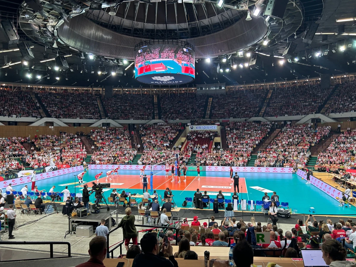 Polscy siatkarze przegrali w Katowicach z Niemcami 2:3 (21:25, 26:24, 25:19, 17:25, 13:15) w towarzyskim meczu w Katowicach. Rewanż zostanie rozegrany w piątek w Sosnowcu.