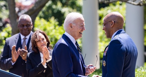 Prezydent USA Joe Biden ogłosił nominację aktualnego szefa sztabu Sił Powietrznych, generała C.Q. Browna, na przewodniczącego Kolegium Połączonych Szefów Sztabu (JCS). Brown, były pilot F-16, ma zostać drugim w historii Afroamerykaninem na tym stanowisku. 