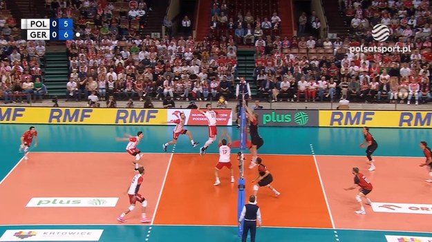 Polska – Niemcy 2:3 (21:25, 26:24, 25:19, 17:25, 13:15)

 

Polska: Grzegorz Łomacz, Bartłomiej Bołądź, Mikołaj Sawicki, Artur Szalpuk, Mateusz Bieniek, Karol Kłos – Kamil Szymura (libero) oraz Dawid Dulski, Marcin Komenda, Kamil Semeniuk, Karol Butryn, Mateusz Poręba, Kuba Hawryluk, Karol Urbanowicz. Trener: Nikola Grbić.


Niemcy: Moritz Reichert, Lukas Kampa, Anton Brehme, Erik Rohrs, Linus Weber, Tobias Krick, Ruben Schott (L) oraz Johannes Tille, Denis Kaliberda Lukas Maase, Yann Bohme. Trener: Michał Winiarski.

W tekście zawarto link serwisu partnerskiego