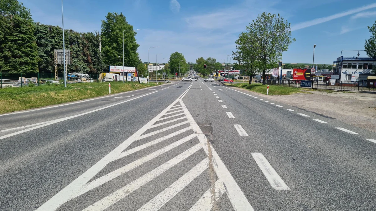 Od dziś do połowy czerwca potrwa remont nawierzchni drogi krajowej nr 7 w Miechowie. Zdecydowana większość prac będzie prowadzona w nocy, od g. 22.00 do 6.00. W czasie prac wprowadzony będzie ruch wahadłowy.