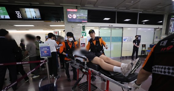 Tuż przed lądowaniem w samolocie linii Asiana Airlines otworzyły się drzwi. Nikt nie został ranny, ale po tym, jak maszyna wylądowała bezpiecznie na lotnisku w Daegu w Korei Południowej, do szpitala odwiedziono kilka osób. Uskarżały się one na problemy z oddychaniem. 